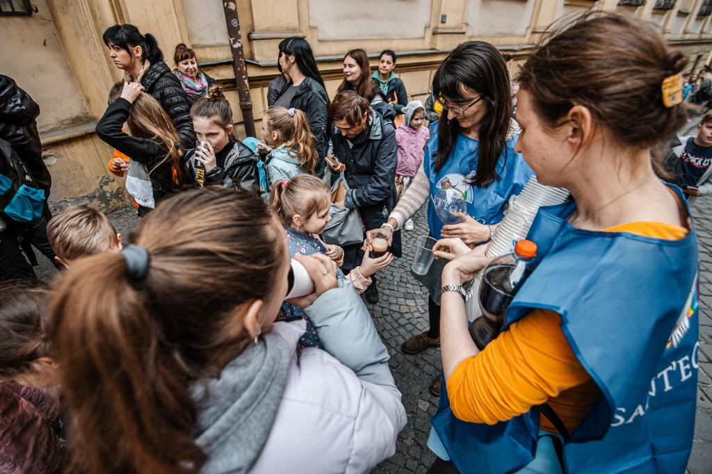 A Brno, Sant'Egidio offre une aide alimentaire et des fournitures scolaires aux réfugiés ukrainiens
